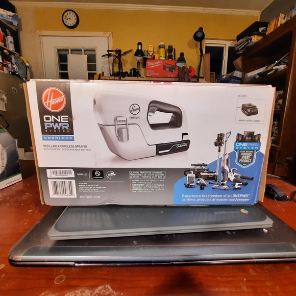 Hoover Cordless Refillable Sprayer with Battery and Charger - Picture 3 of 4